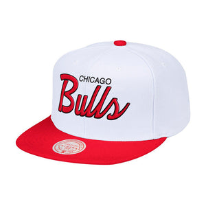 Mitchell & Ness - Chicago Bulls Heritage Script - Snapback - White/Red